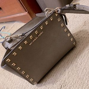 Michael Kors crossbody bag